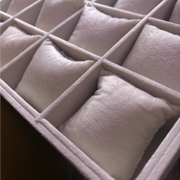 Jewelry Bracelet organizer-Soft Pink Velvet Cushions-like new - Picture 3 of 4